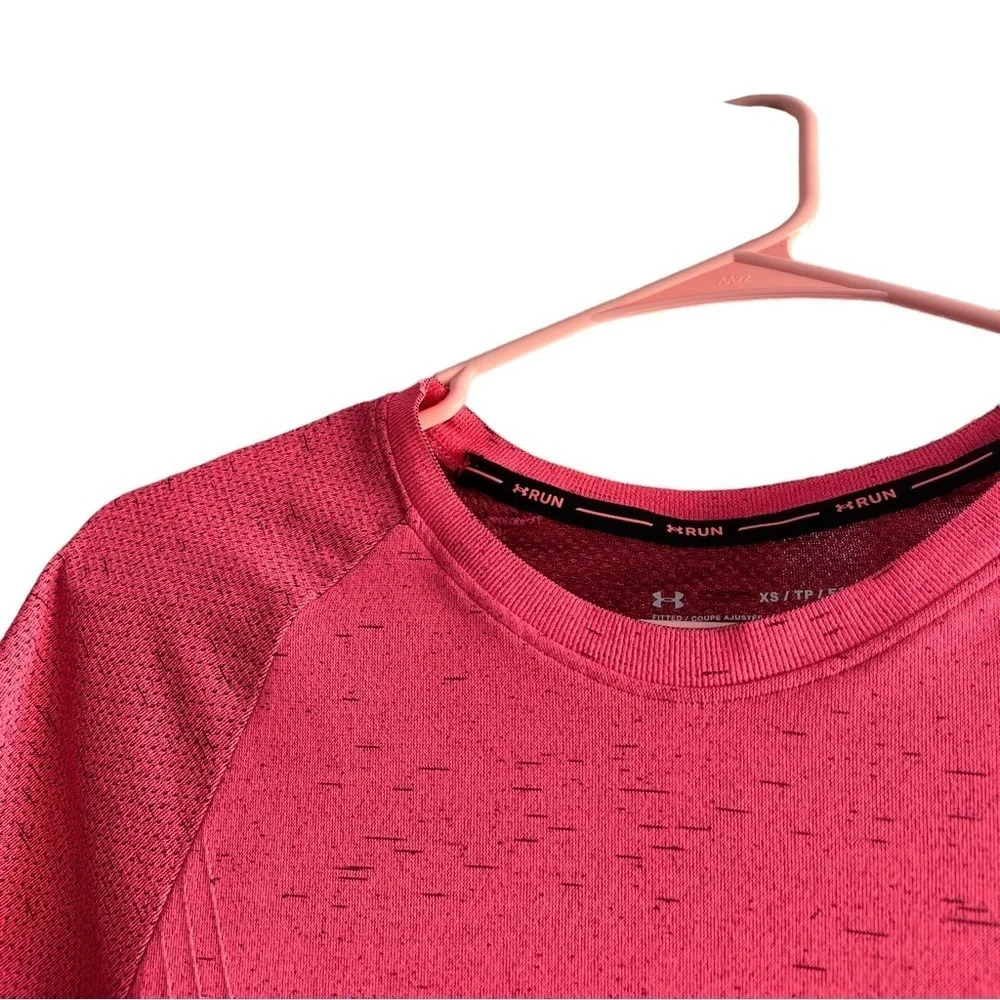 UNDER ARMOR Pink Short Sleeves Athletic Tee Size  XS - Picture 6 of 9